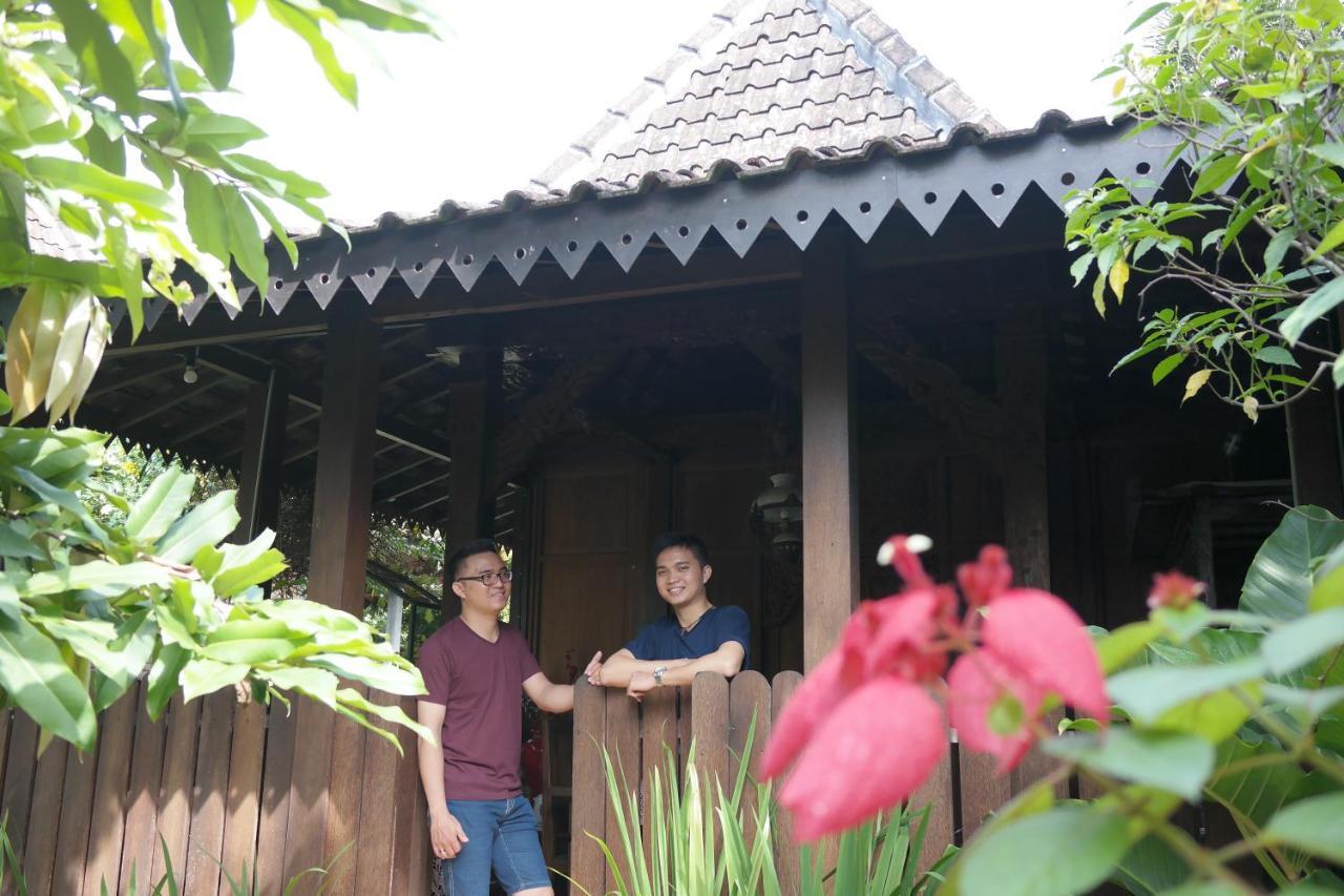 Ndalem Suryo Saptono Guest House Tugu Exterior foto