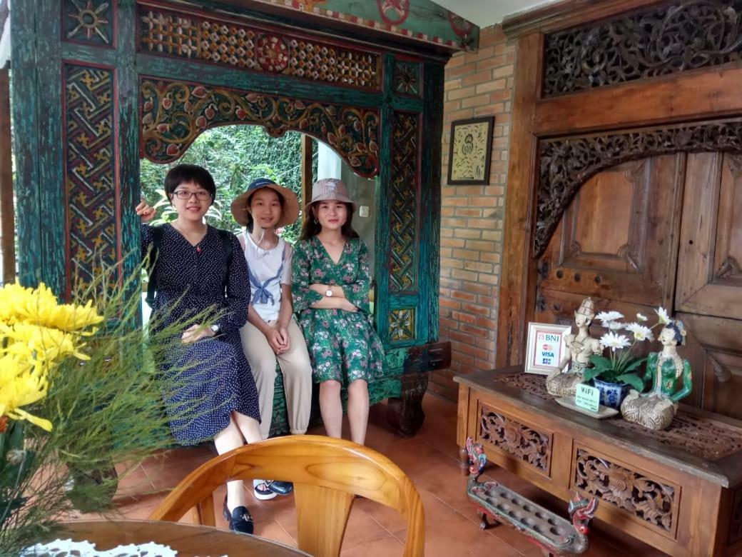 Ndalem Suryo Saptono Guest House Tugu Exterior foto